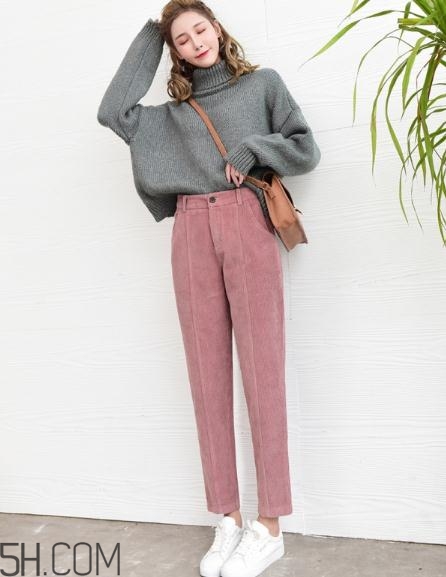 咖色的半身裙搭什么上衣好看,粉色裤子配什么上衣最好看? 咖色的半身裙搭什么上衣好看,粉色裤子配什么上衣最好看?