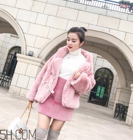 长款皮草怎么搭配好看,粉色皮草怎么搭配好看图片