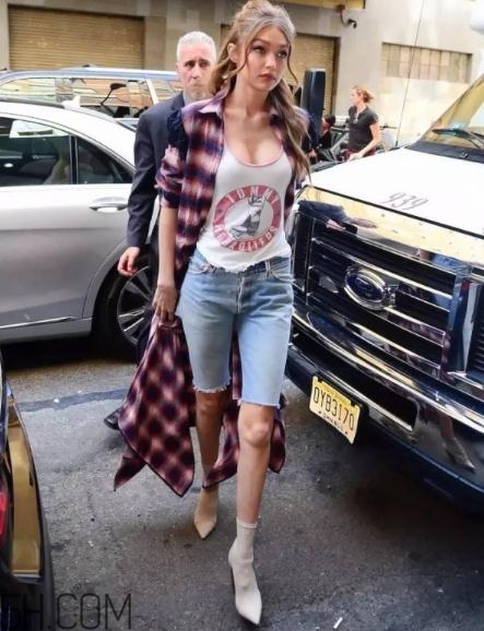 鞋子怎么搭配衣服,马丁靴怎么搭配衣服女 鞋子怎么搭配衣服,马丁靴怎么搭配衣服女