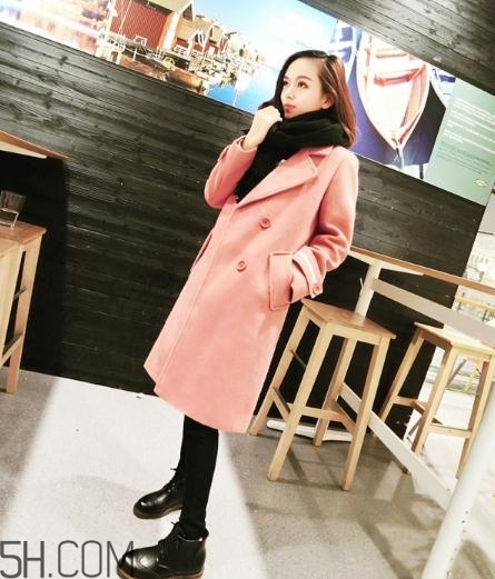 粉色大衣搭什么颜色围巾好看,粉色大衣配啥颜色围巾 粉色大衣搭什么颜色围巾好看,粉色大衣配啥颜色围巾