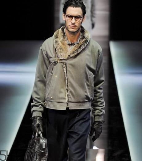 阿玛尼衣服尺码偏大吗,阿玛尼衣服尺码是不是都偏大