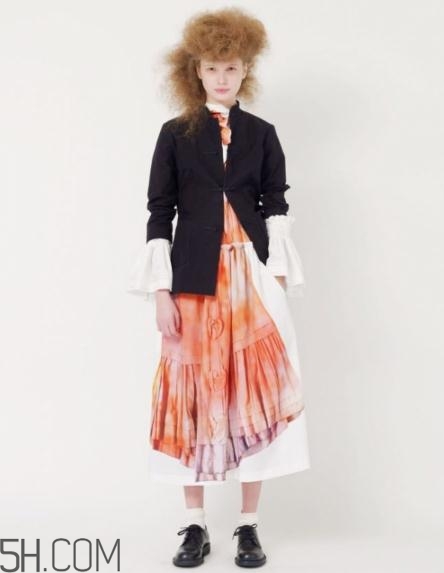 川久保玲2018春夏系列多维涂鸦,川久保玲2018春夏系列的评论文章