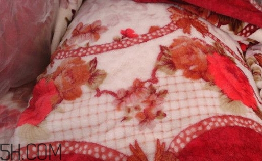 水晶绒和法兰绒哪个好,荷兰绒和水晶绒哪个好