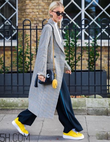 宽腿裤配什么上衣好看冬天图片,宽腿裤配什么上衣好看夏天图片