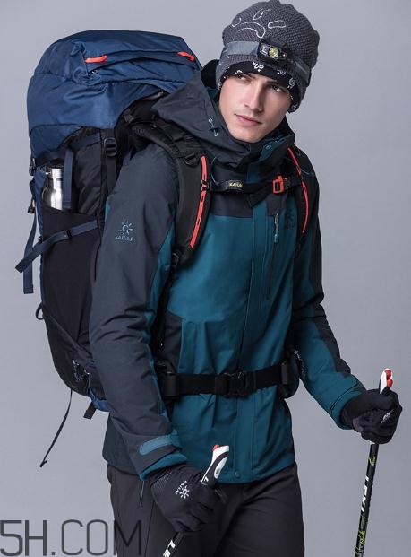 冲锋衣硬壳和软壳哪个好,软壳和硬壳冲锋衣哪个实用