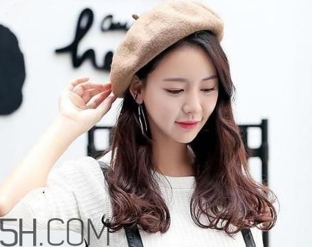 大脸圆脸适合贝雷帽吗,圆脸适合戴贝雷帽子吗