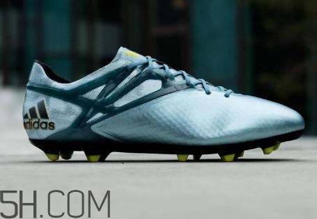 足球鞋的鞋钉是什么材料,儿童足球鞋买长钉还是碎钉好 足球鞋的鞋钉是什么材料,儿童足球鞋买长钉还是碎钉好