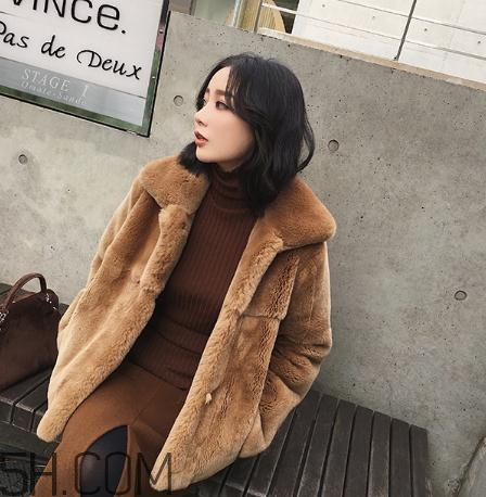 兔毛皮草变黄了怎么处理,兔毛皮草发黄怎么清洗 兔毛皮草变黄了怎么处理,兔毛皮草发黄怎么清洗