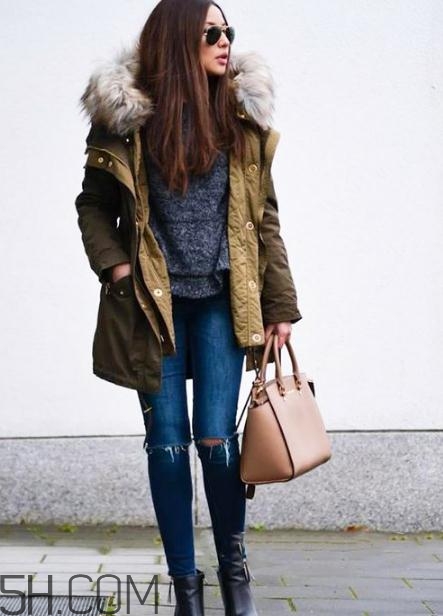 派克大衣搭配什么裤子和鞋子,派克大衣搭配什么裤子