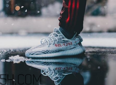 yeezy冰蓝斑马,yeezy白斑马第一次发售时间