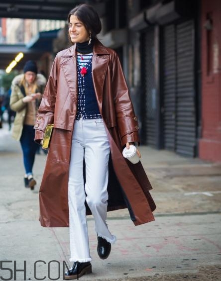 白色喇叭裤搭什么上衣图片,白色喇叭裤搭什么上衣?