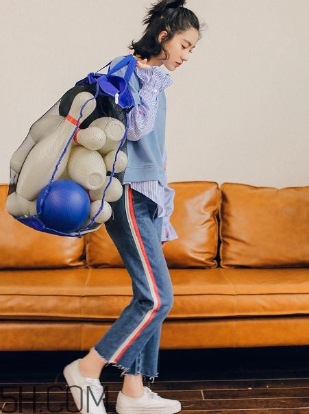 牛仔裤买回来要洗吗,牛仔裤买回来要洗吗第一次怎么洗