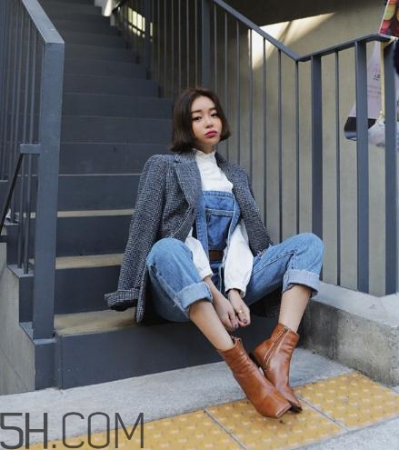 冬天牛仔裤配什么鞋男,冬天牛仔裤配什么鞋子好看女