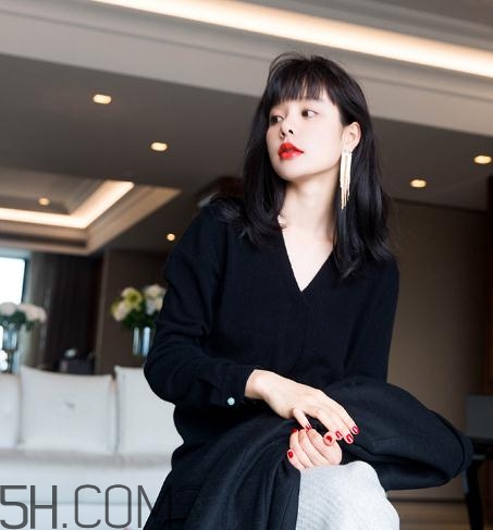 羊毛衫怎样洗不缩水,羊毛毛衣的正确洗涤方法