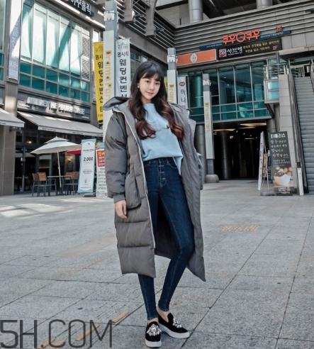 灰色棉服怎么搭配裤子,灰色棉服怎么搭配裤子和鞋子 灰色棉服怎么搭配裤子,灰色棉服怎么搭配裤子和鞋子