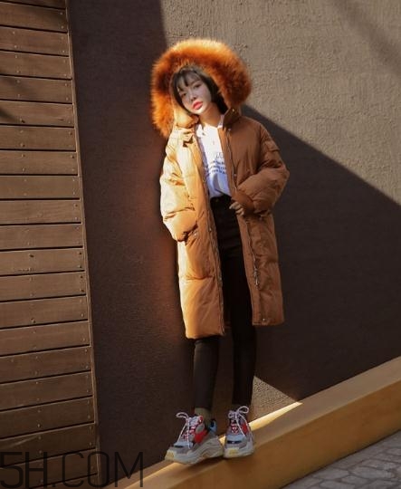 焦糖色的棉袄怎么搭配,焦糖色的袄配什么衣服