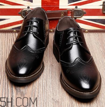 皮鞋起皮了如何补救,皮鞋掉皮了怎么修补