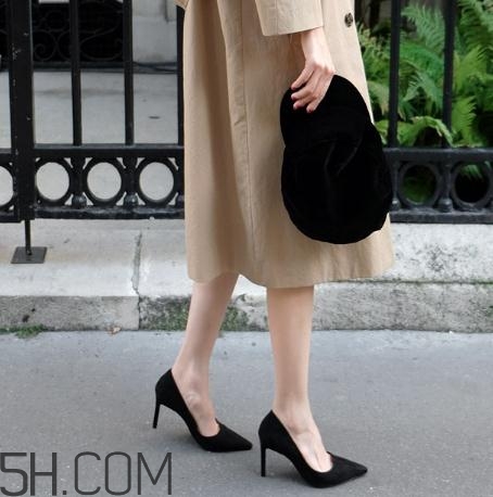 绒面鞋子有油渍怎么清洗,绒鞋面油渍如何清洗 绒面鞋子有油渍怎么清洗,绒鞋面油渍如何清洗