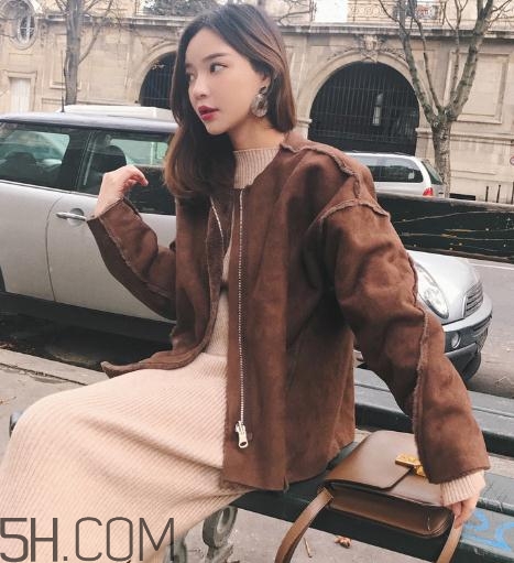 耐克羊羔绒掉毛吗,羊羔绒掉毛吗?