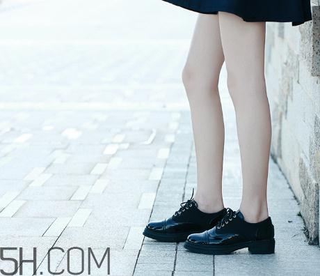 漆皮鞋裂了怎么修复,漆皮鞋裂了怎么办 漆皮鞋裂了怎么修复,漆皮鞋裂了怎么办