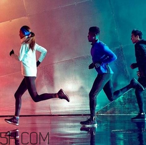 安德玛智能芯片跑鞋,安德玛的跑鞋