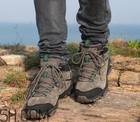 登山鞋要买大一码吗,登山鞋鞋码要大一号吗