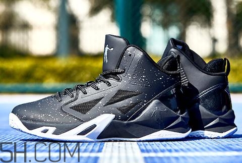 篮球鞋怎么洗比较好,足球鞋怎么清洗