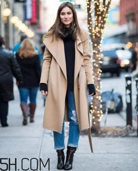 高领毛衣搭配什么外套呢,高领子毛衣怎么搭配