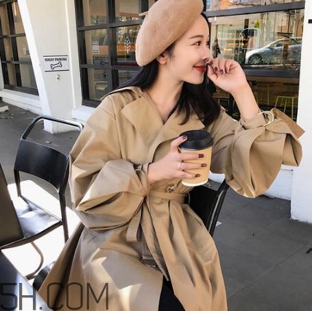 女风衣中长款40-50岁,买风衣哪个品牌好 女风衣中长款40-50岁,买风衣哪个品牌好