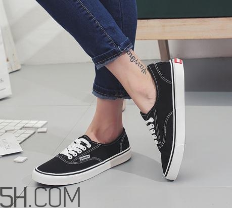 穿帆布鞋可以跑步吗,穿帆布鞋能跑步吗