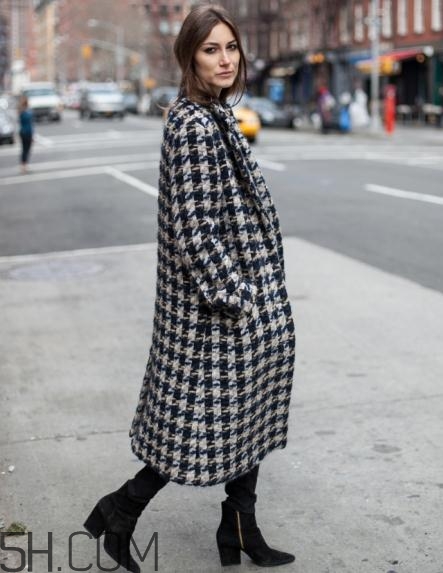 长款羊绒大衣搭配什么鞋子好看,格子大衣内搭什么好看