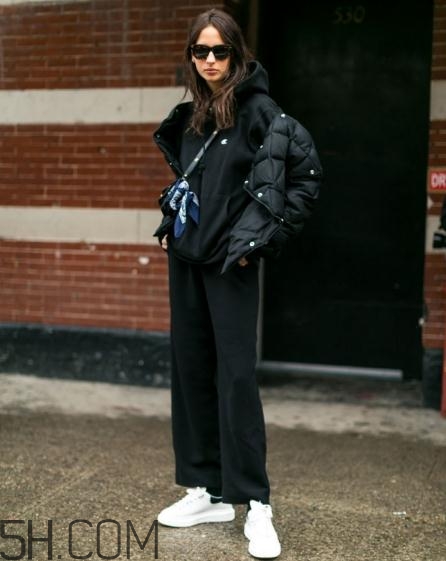 羽绒服搭配阔腿裤图片,短款羽绒服搭配阔腿裤