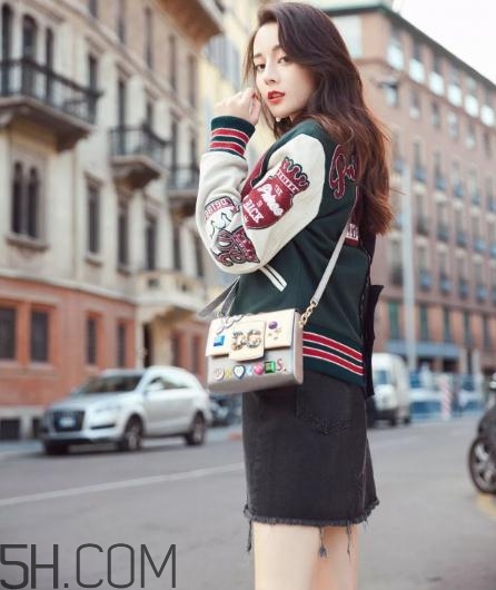 棒球外套怎么搭配女生,棒球外套怎么搭配 棒球外套怎么搭配女生,棒球外套怎么搭配