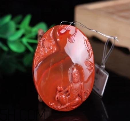 南红玛瑙可以泡水吗,南红玛瑙在水里泡好不好