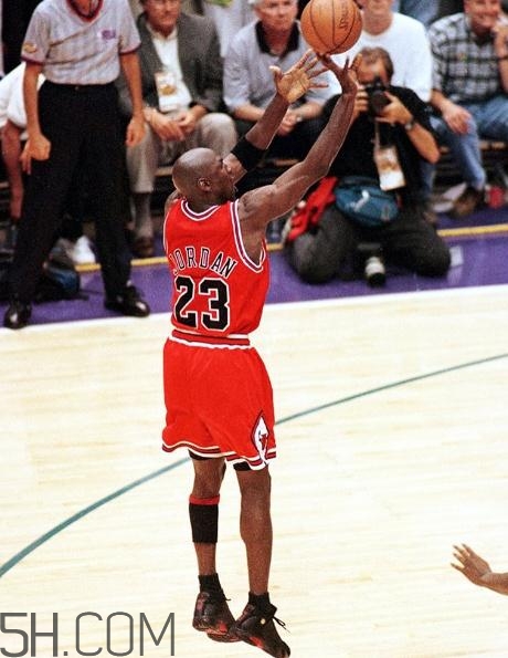 AJ14第三一投复刻对比,aj14第三一投真假对比 AJ14第三一投复刻对比,aj14第三一投真假对比