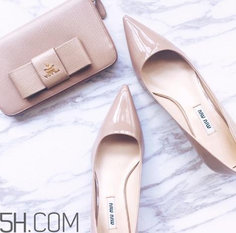 尖头鞋和圆头鞋哪个好看,尖头鞋和圆头鞋哪个好配衣服