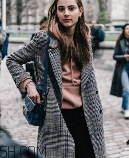 毛呢大衣皱了怎么办,毛呢大衣起皱了怎么办