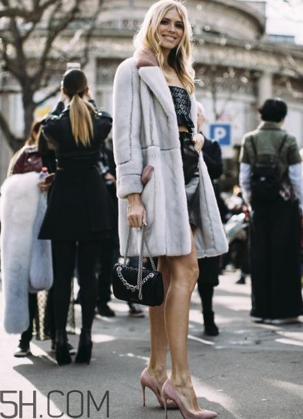 中长款皮草怎么搭配穿好看,中长款皮草怎么搭配穿好看图片 中长款皮草怎么搭配穿好看,中长款皮草怎么搭配穿好看图片