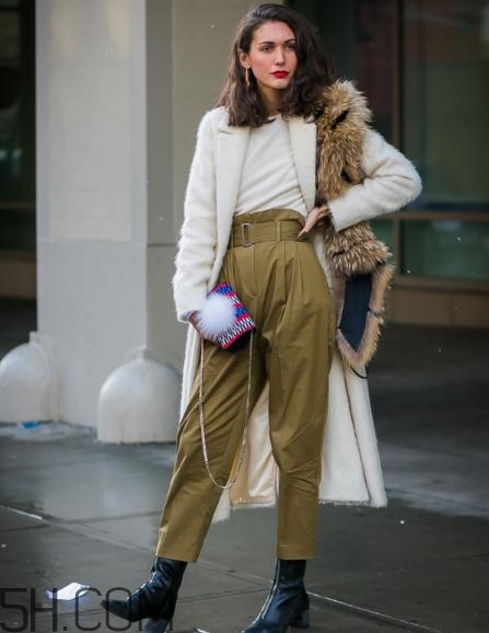 棕色头发搭配什么衣服好看,棕色头发搭配什么衣服好看男生