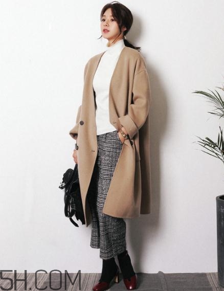 羊毛大衣发黄怎么洗,羊毛大衣发黄怎么洗白