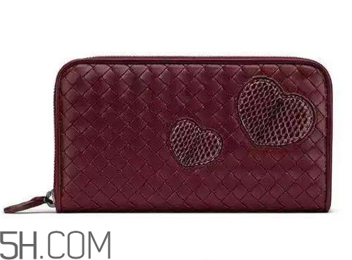 bv和lv哪个档次高,bv是跟lv一个档次的吗