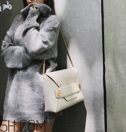 白色包包被衣服染色了怎么办?,白色的包包被染色了怎么办