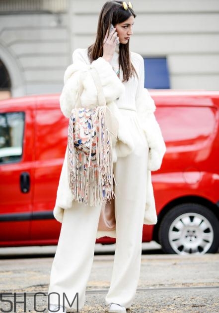 针织衫穿起来扎人怎么办,羊毛针织衫扎人怎么办