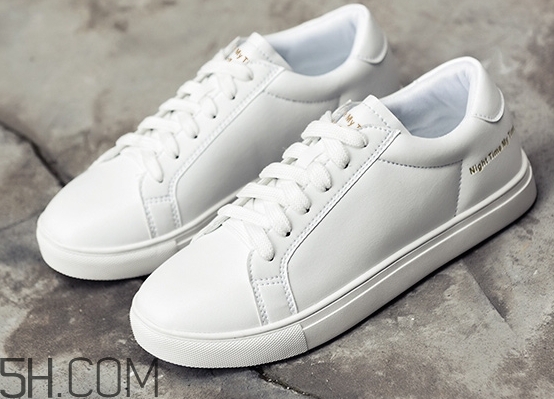 今年什么鞋子最火,今年最流行的鞋子是什么鞋 今年什么鞋子最火,今年最流行的鞋子是什么鞋