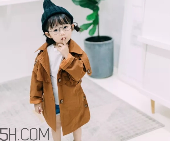 焦糖色适合什么年龄穿显老气,焦糖色适合什么年龄穿?