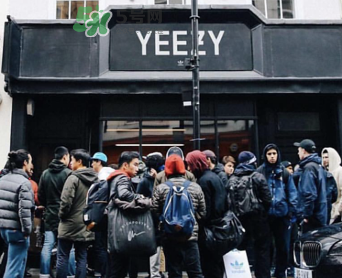 yeezy有专卖店吗,商场里的yeezy专卖店