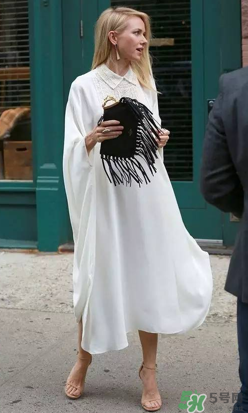 衬衫和裙子怎么搭配,衬衫连衣裙怎么搭配 衬衫和裙子怎么搭配,衬衫连衣裙怎么搭配