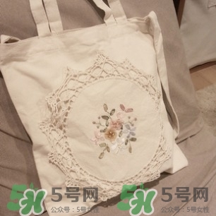 白色帆布包脏了怎么洗,帆布包脏了怎么洗干净