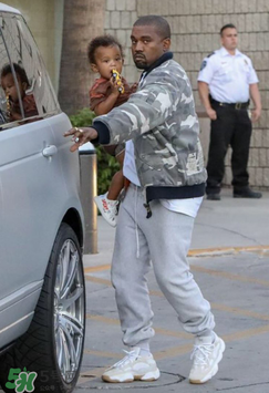 adidas yeezy什么时候发售的,yeezy哪一年开始发售的 adidas yeezy什么时候发售的,yeezy哪一年开始发售的