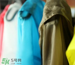 防晒衣什么颜色的效果比较好,什么颜色的衣服防晒效果好 防晒衣什么颜色的效果比较好,什么颜色的衣服防晒效果好